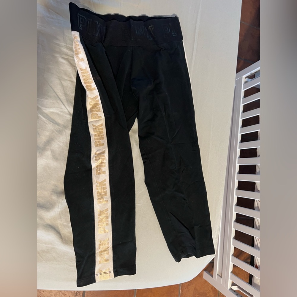 Pink cropped leggings